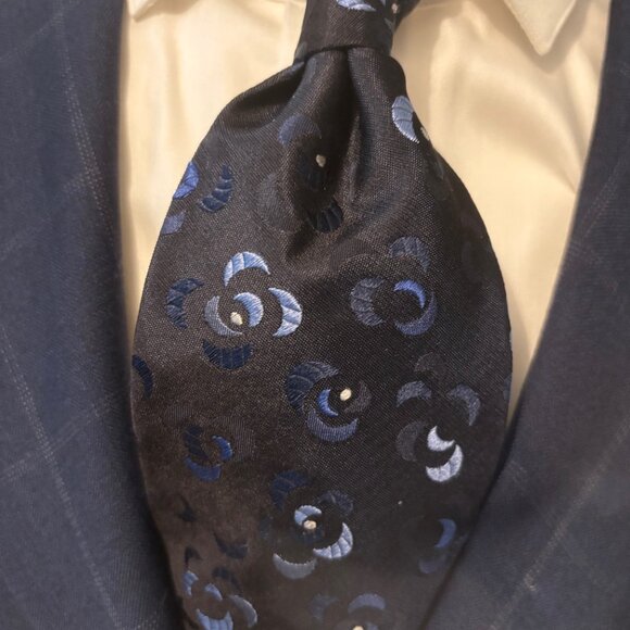 Hugo Boss Tie - Picture 1 of 2